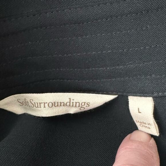 Soft Surroundings Keyhole Neck Collared Tunic Black Size Large - Picture 7 of 9